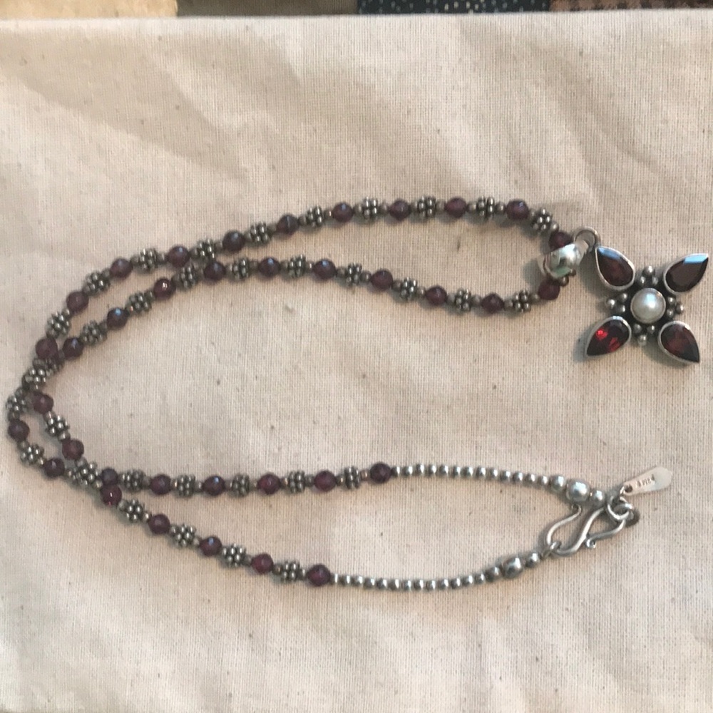 Silver beaded/stone necklace with pendant